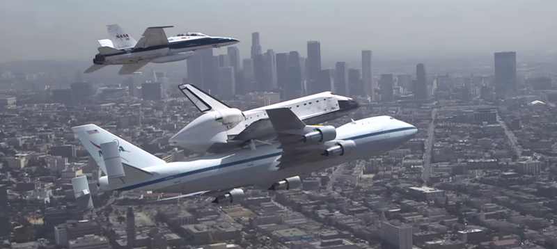 Illustration for article titled See The Last Flight Of Space Shuttle Endeavour In All Its Raw Glory